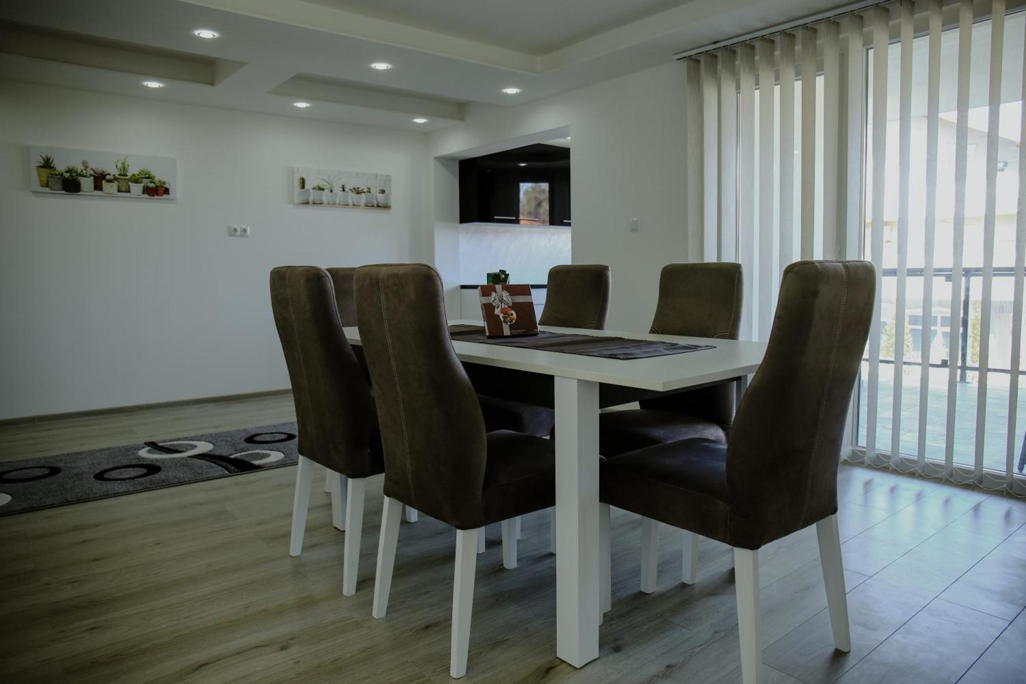 Deluxe Apartments SJJ Eksteriør billede
