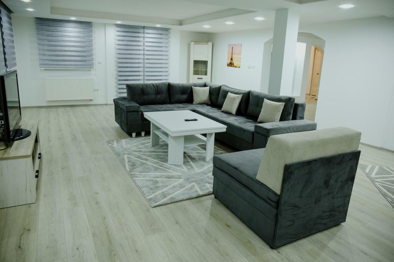 Deluxe Apartments SJJ Eksteriør billede