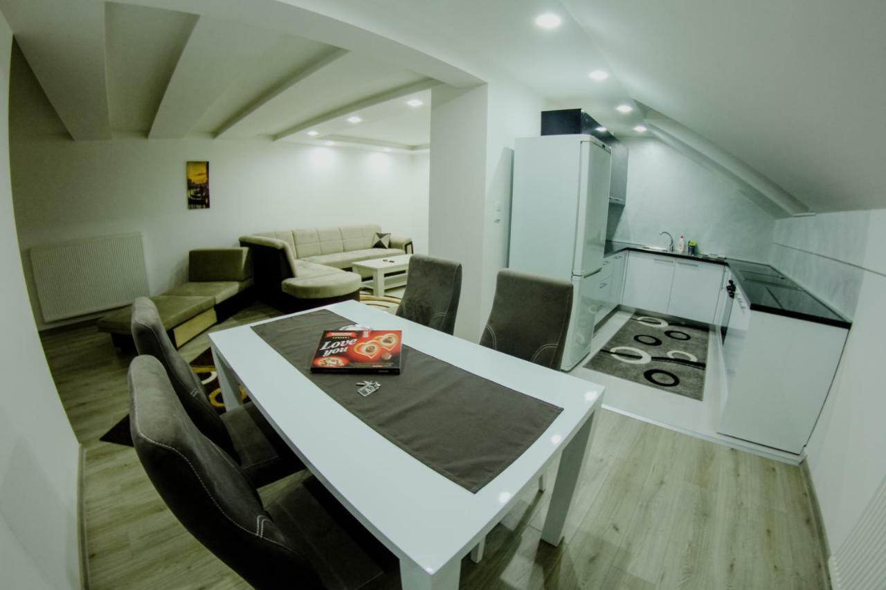 Deluxe Apartments SJJ Eksteriør billede