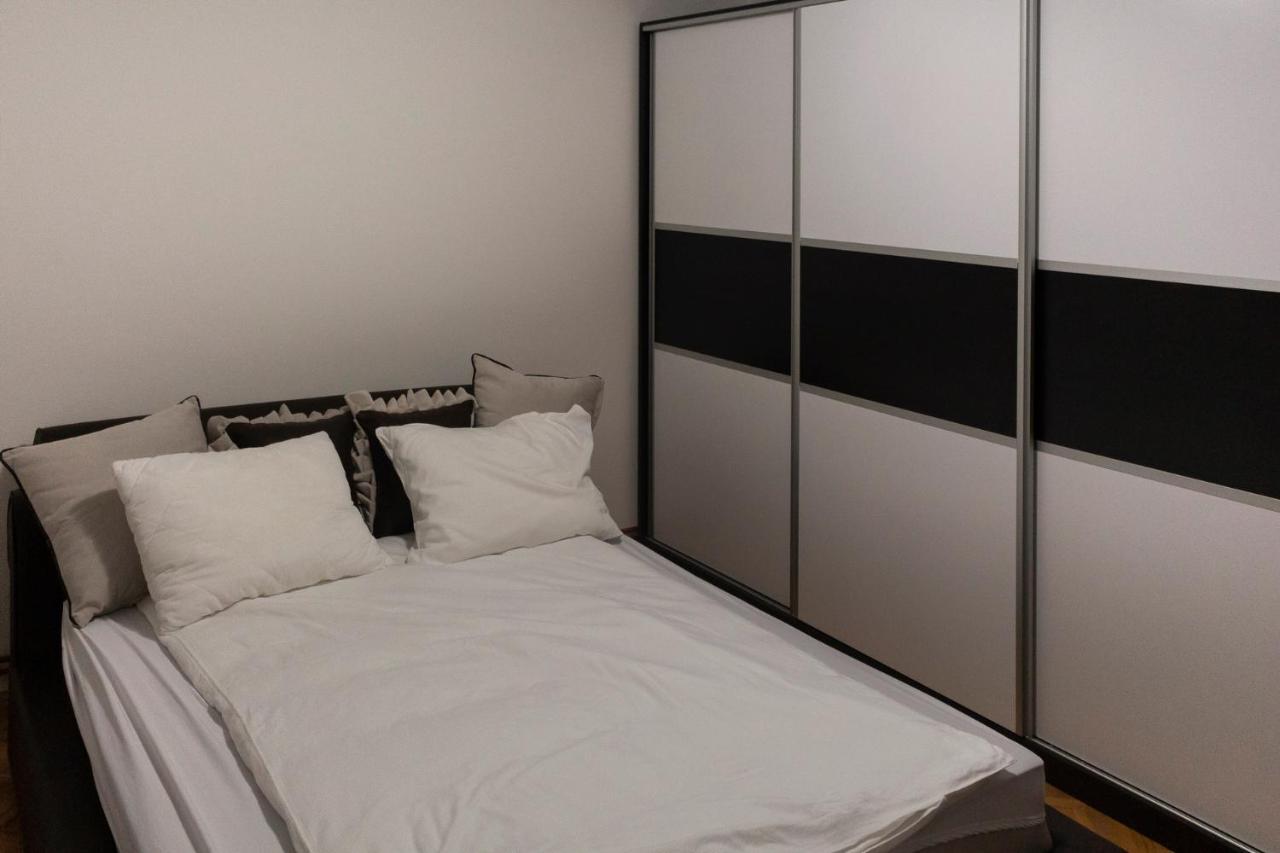 Deluxe Apartments SJJ Eksteriør billede